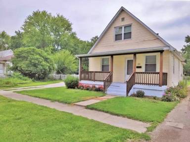 Main picture of 2418 S 12th St