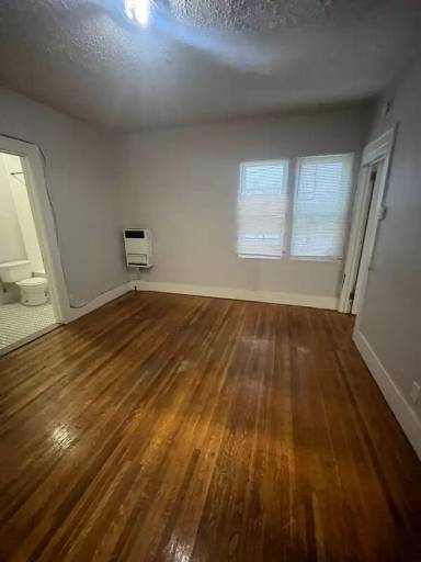 Main picture of 2005 Dewey Ave