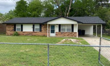 Main picture of 804 W Main St