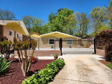 Main picture of 3180 Wildwood Dr SW