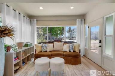 Main picture of 1123 E Ocean Blvd