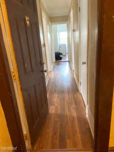 Main picture of 33 Cassidy Pl