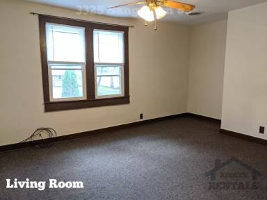 Main picture of 3325 Sangamon St