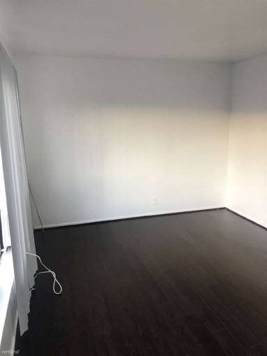 Main picture of 1720 N Harvard Blvd