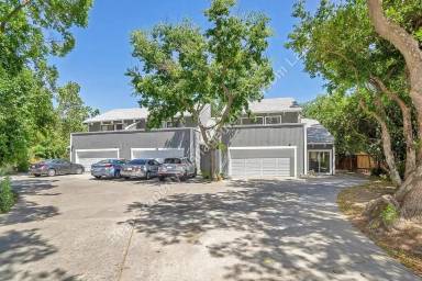 Main picture of 5050 Glide Dr