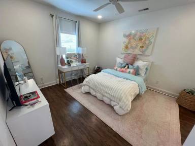 Main picture of 662 Cottage Grove Cir