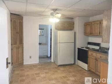 Main picture of 301 S Poplar St