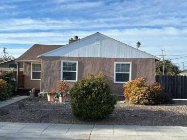 Main picture of 1541 2nd Ave