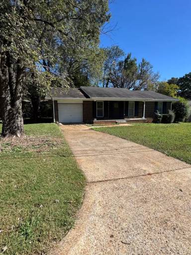 Main picture of 3306 E Tucker Dr NW