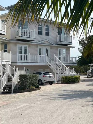 Main picture of 3518 Walker Is