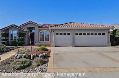 Main picture of 621 Fairway Dr