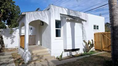 Main picture of 415 W Pine St
