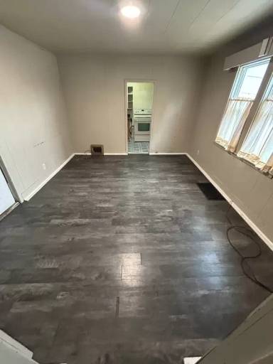 Main picture of 115 W 15th St