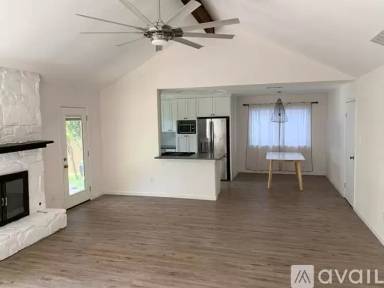Main picture of 923 Acorn Oaks Dr