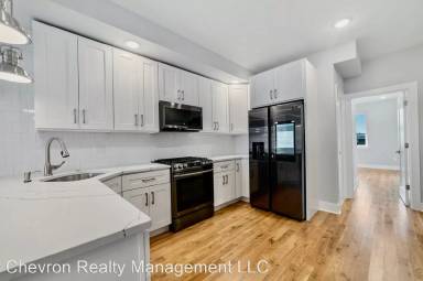 Main picture of 2844 W Diamond St