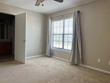 Main picture of 1514 Manor Dr NE