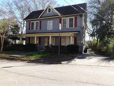 Main picture of 800 Verner St NW