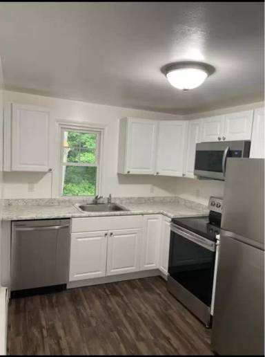 Main picture of 111 Hall St