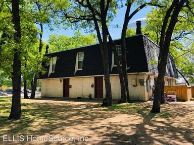 Main picture of 100 Highland Park Ct
