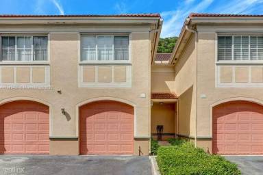 Main picture of 2474 Centergate Dr