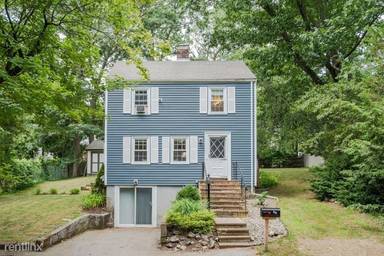 Main picture of 32 Charlesbank Rd