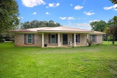 Main picture of 12671 Michigan Ave