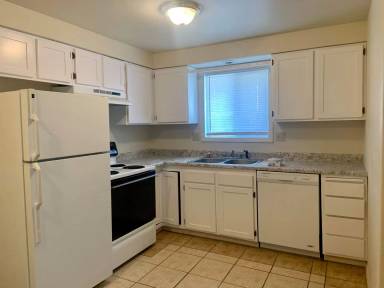 Main picture of 320 Cook St