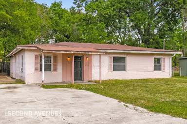 Main picture of 5327 Baycrest Rd
