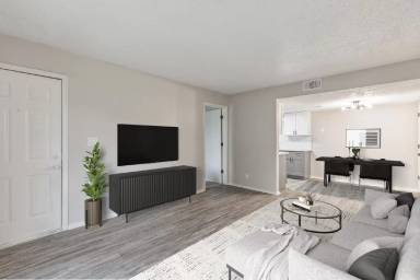 Main picture of 7902 S Sheridan Rd