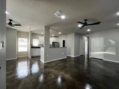 Main picture of 705 County Road 326 E