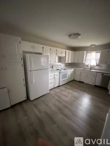 Main picture of 2001 Pine Woods Rd