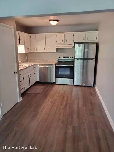 Main picture of 440 Fairwick Ln