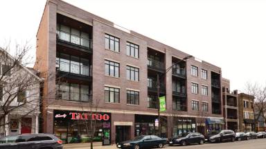 Main picture of 2127 W Belmont Ave