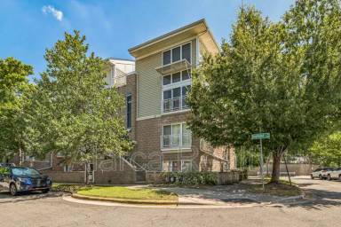 Main picture of 613 Raphael Pl