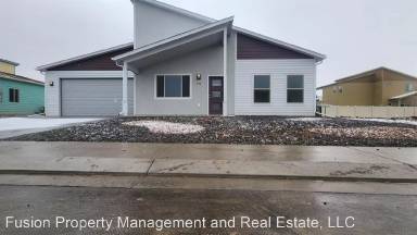 Main picture of 390 Hidden River Dr