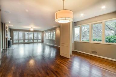 Main picture of 2920 SW Montgomery Dr