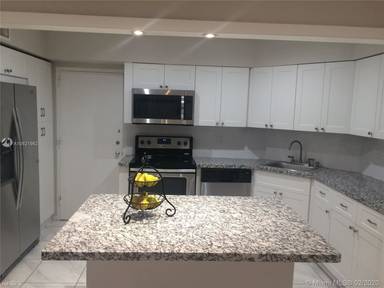 Main picture of Brickell Bay Tower Condo