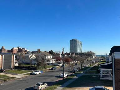 Main picture of 412 3rd Ave