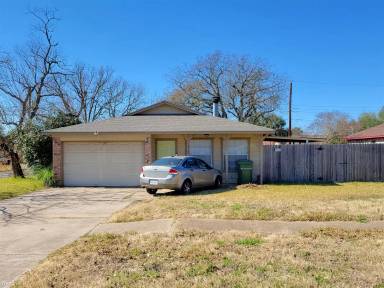 Main picture of 4101 Woodcrest Dr