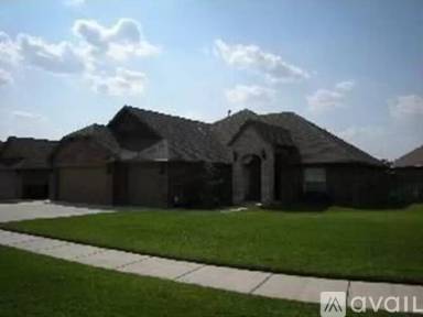 Main picture of 3309 SE 32nd St