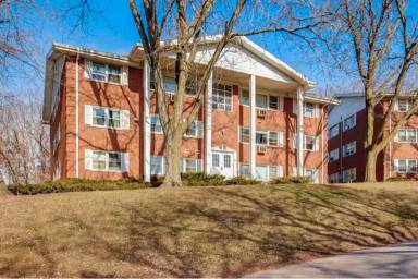 Main picture of 245 Country Club Dr