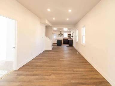 Main picture of 2102 Morton Ave