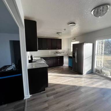 Main picture of 3200 Zephyr Rd