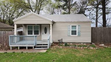Main picture of 11710 E Gateway Dr SE