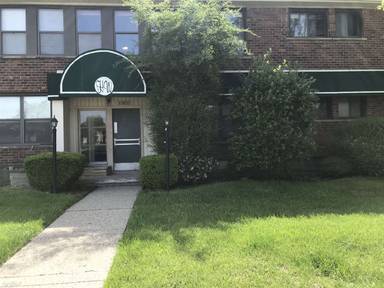 Main picture of 25835 Woodward Ave