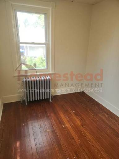 Main picture of 312 Moore St