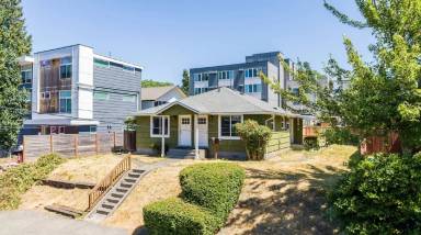 Main picture of 5626-5630 Brooklyn Ave NE Aparments
