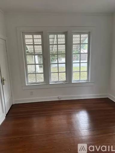Main picture of 1004 Sunrise Blvd