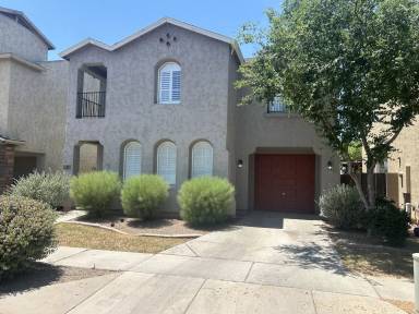 Main picture of 506 N 66th Ln