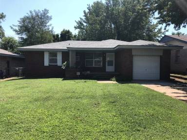 Main picture of 904 Westchester Dr